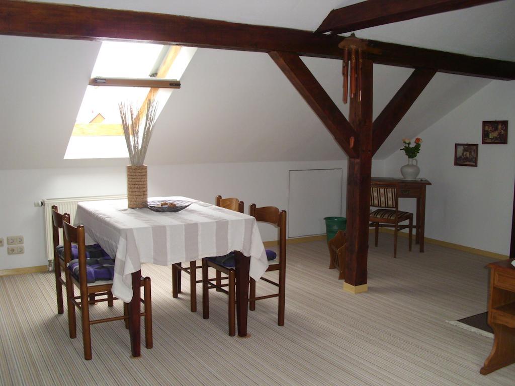 Ferienwohnung Am Dorfplatz Wittenberg Bilik gambar
